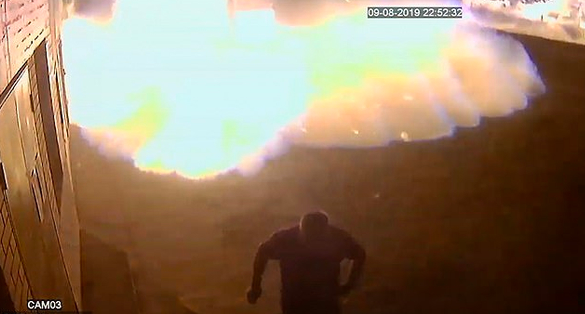 #Video Personas corren de explosión en Rusia que dejó seis heridos