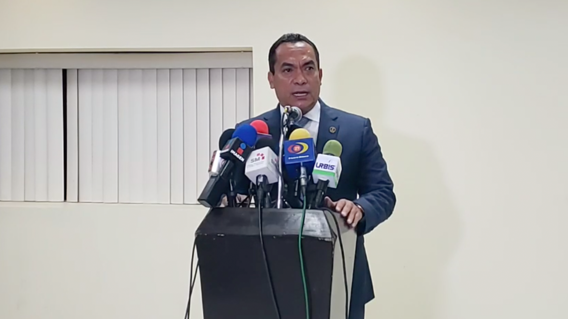 Conferencia de prensa tras hallazgo de cuerpos en Uruapan