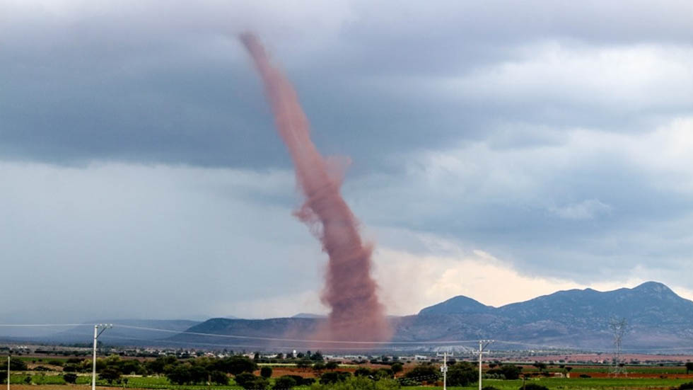 "Culebrilla o Diablo de polvo" sorprende a habitantes de Zacatecas - fresnillo-zacatecas-fenomeno-3