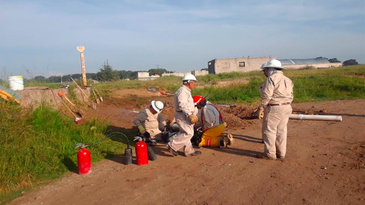 Controlan fuga de gas por toma clandestina en Amozoc, Puebla