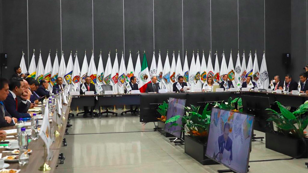 Gobernadores analizan con Gertz Manero seguridad y GN