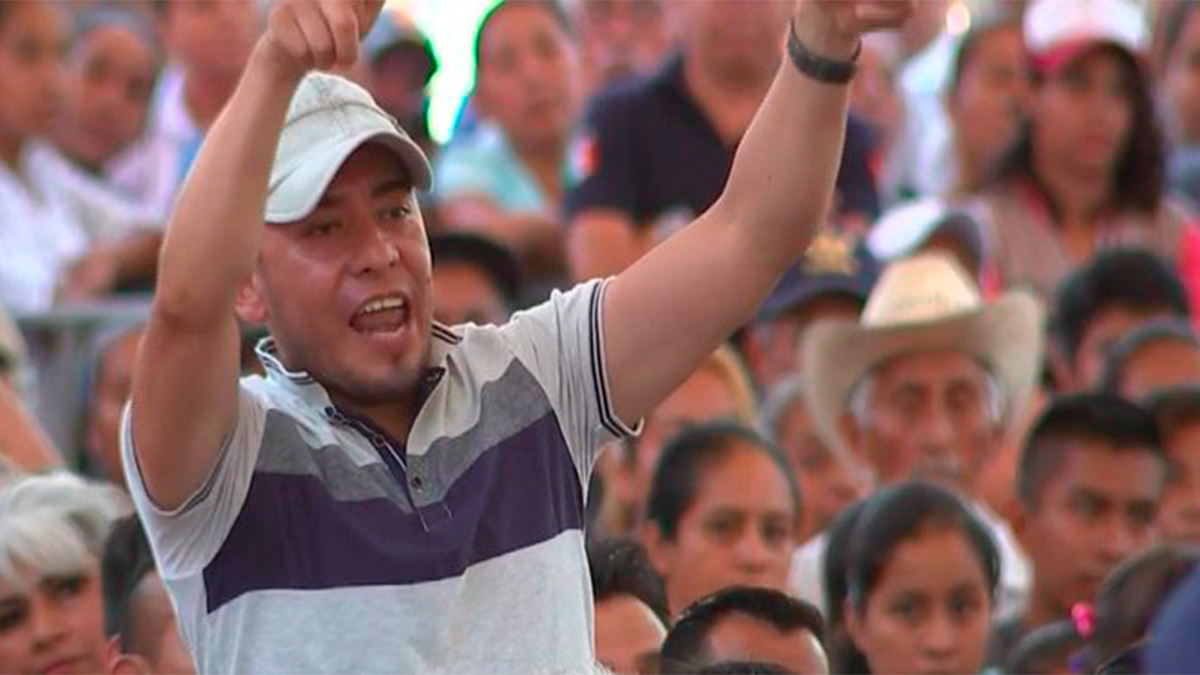 Hombre pide a AMLO ampliar edad límite para entrar al servicio público