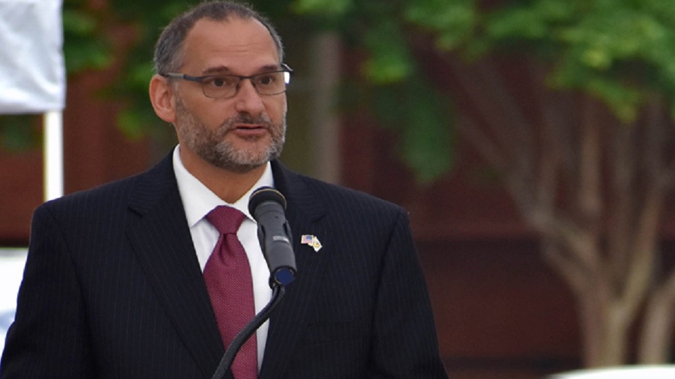 Reasignan a director de cárceles de EE.UU. tras muerte de Epstein