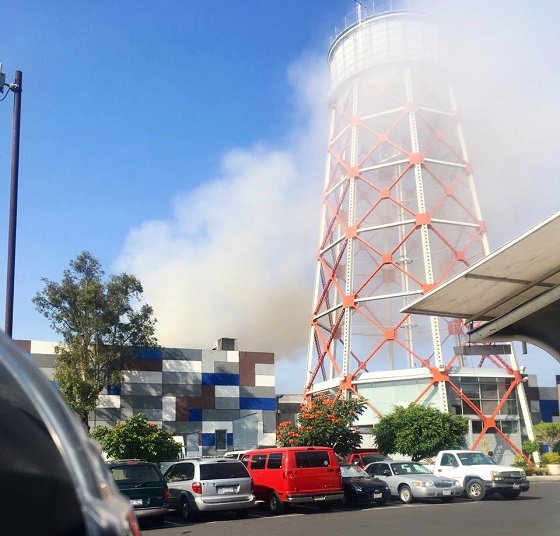 Se incendia negocio de comida china en Plaza Tepeyac