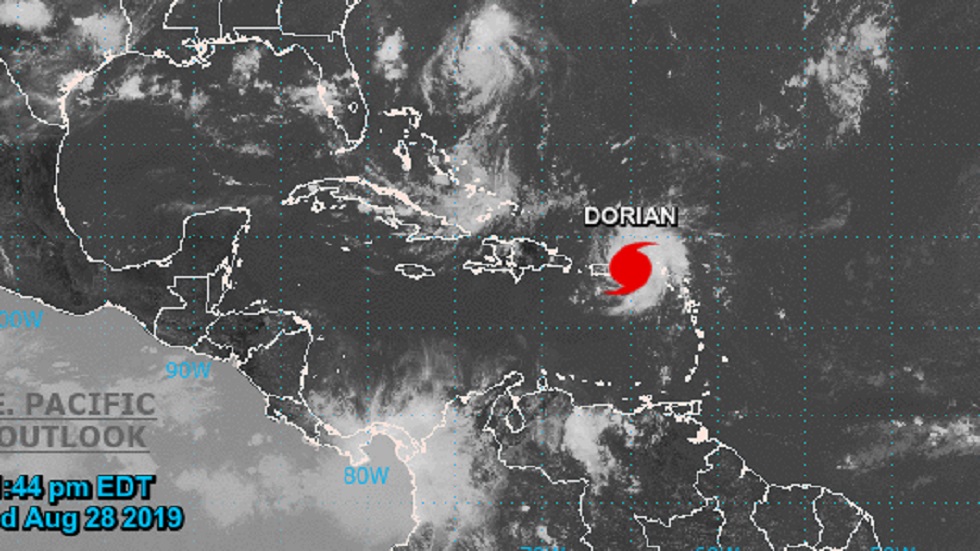 Dorian se convierte en huracán categoría 1