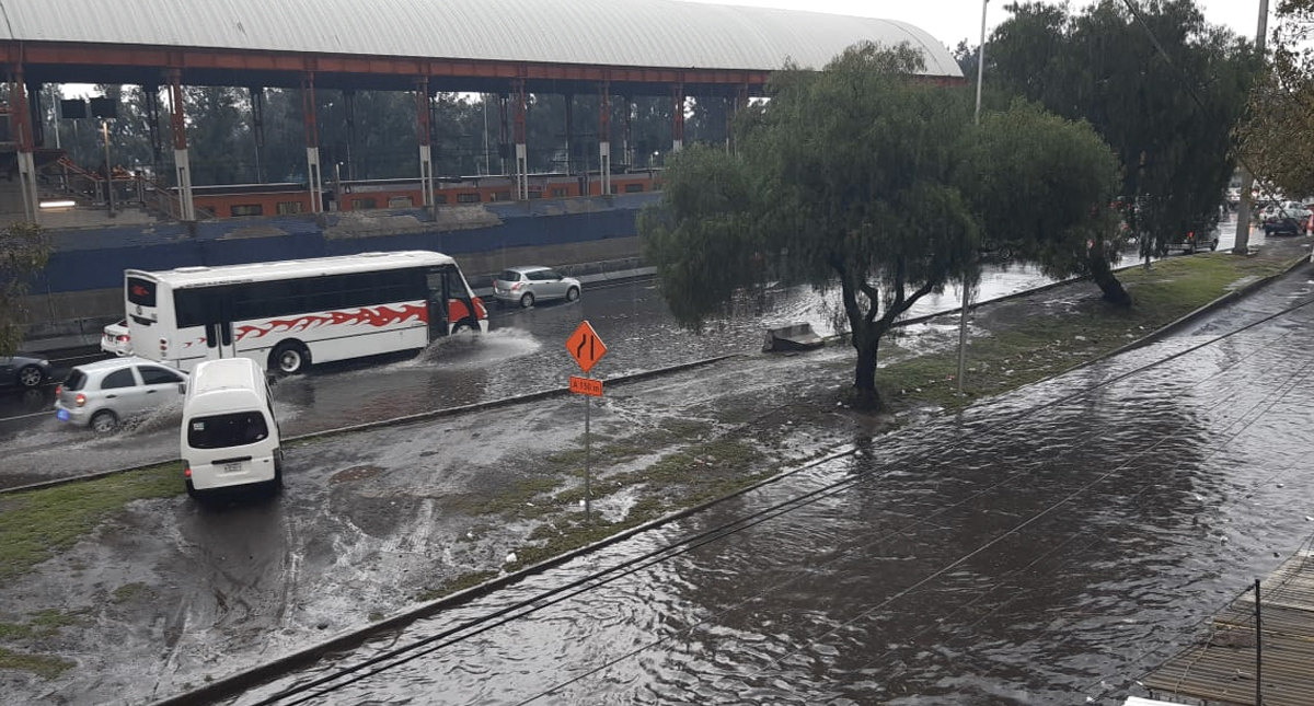 Fuertes lluvias afectan zona oriente de la Ciudad de México