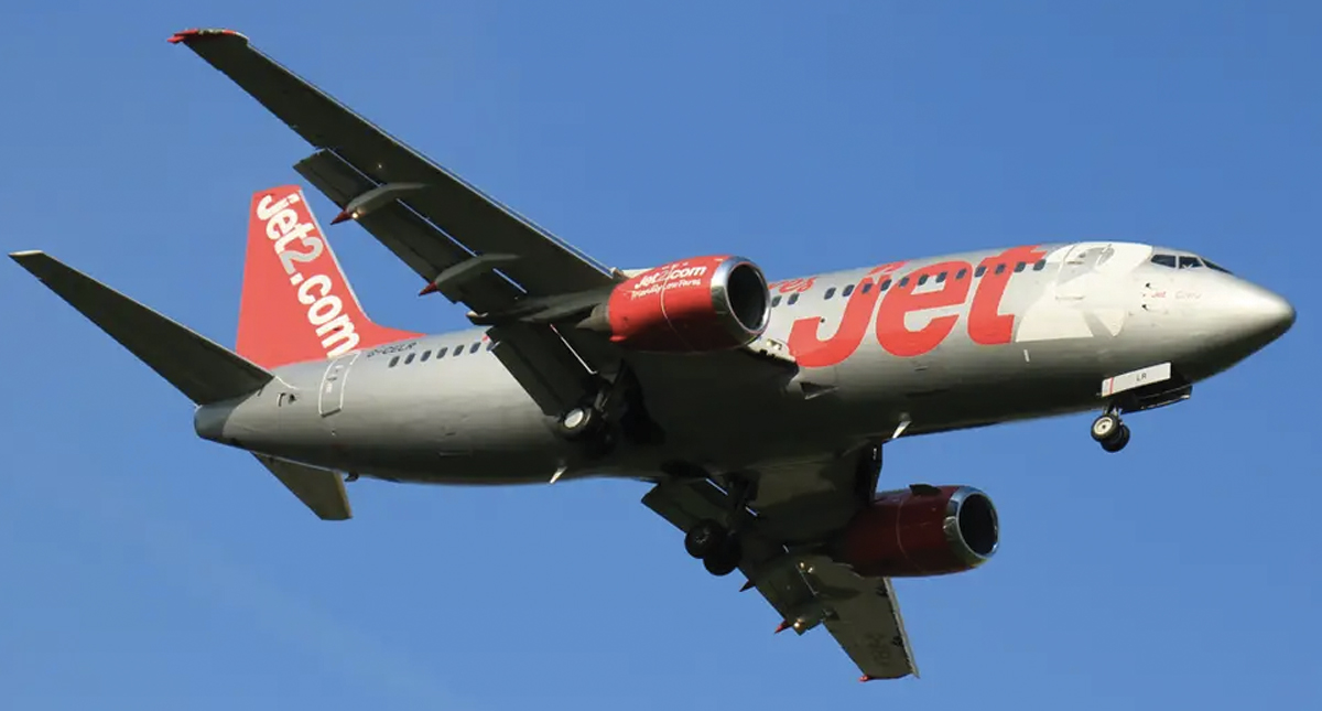 Pasajero ayuda en aterrizaje de emergencia luego de que piloto se desmayara