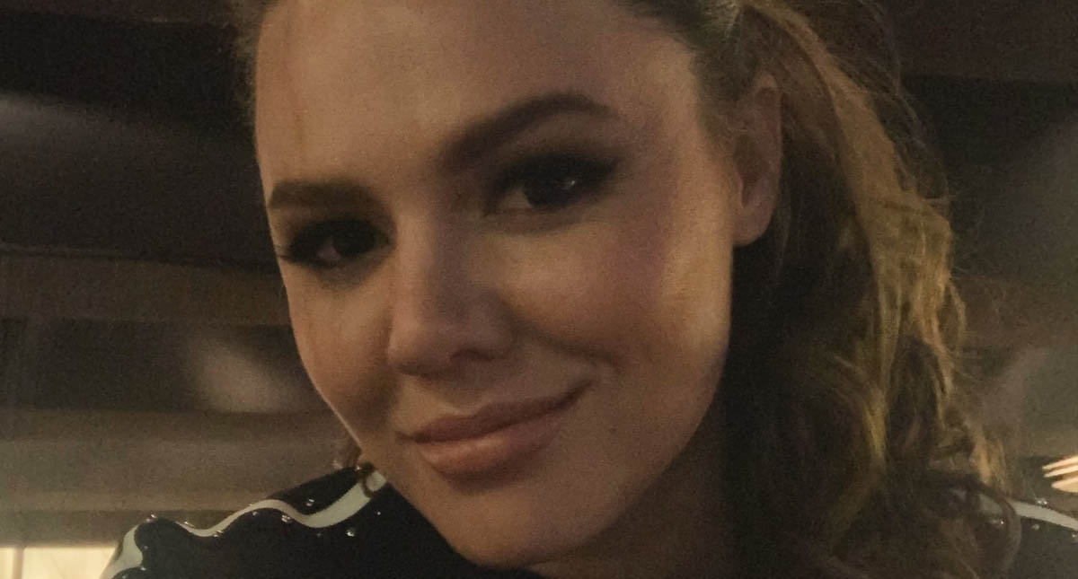 Joy Huerta denuncia discriminación al tramitar pasaporte de su hija