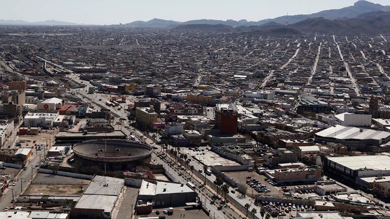 Familia y amigos dan último adiós a niñas asesinadas en Ciudad Juárez