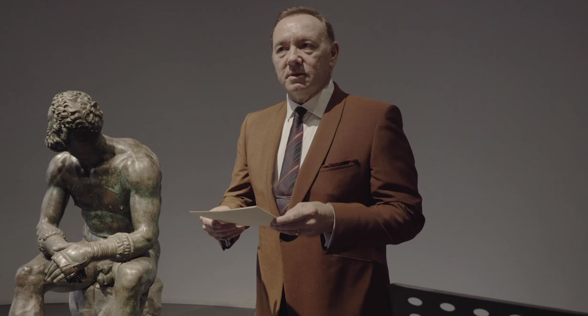 #Video Kevin Spacey declama poema sobre boxeador en Roma