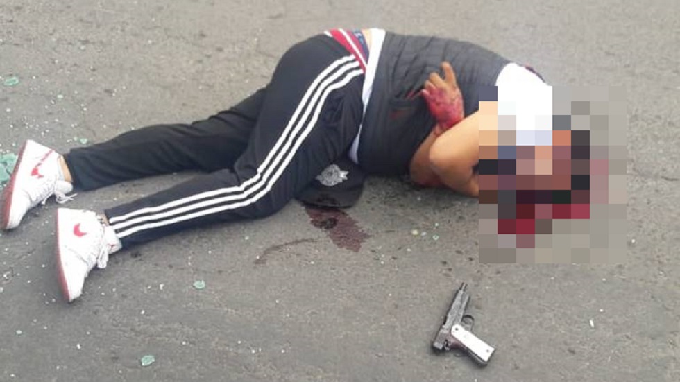 Conductor balea a ladrón que intentó robarle un Camaro en Ecatepec - ladron-de-autos-herido-en-ecatepec