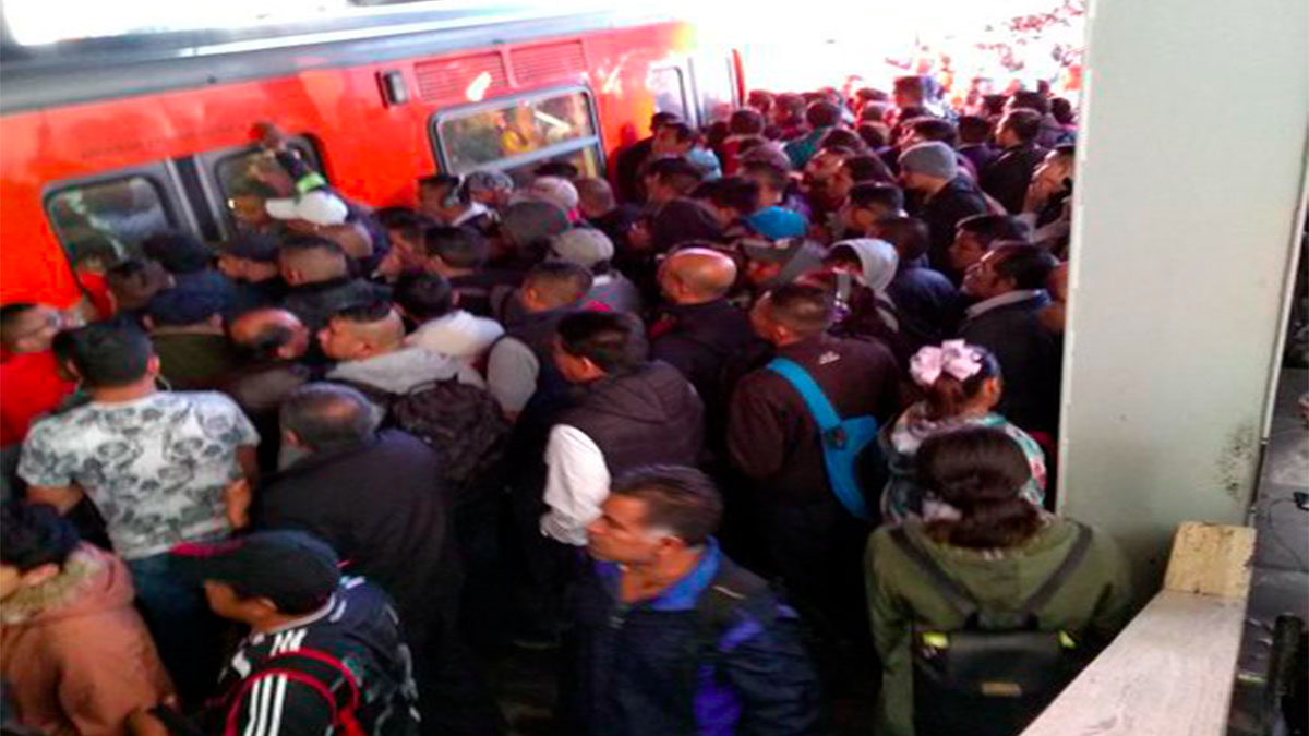 Se arroja mujer a vías del Metro Hidalgo