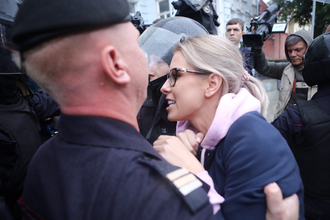 Detienen a dirigente opositora y a decenas de manifestantes en Moscú - liubov-sobol-1