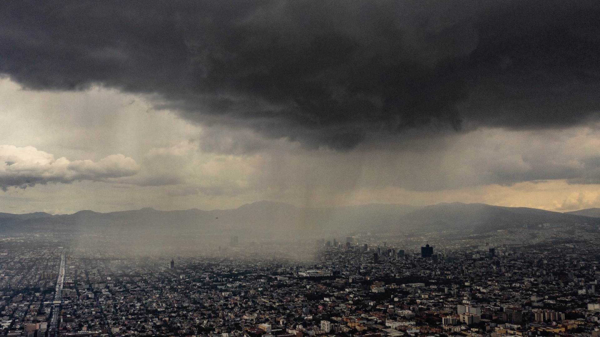 Prevén Cielo Nublado Y Chubascos En El Valle De México