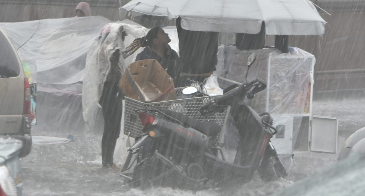 #Video Lluvias y granizo sorprenden a habitantes de Toluca