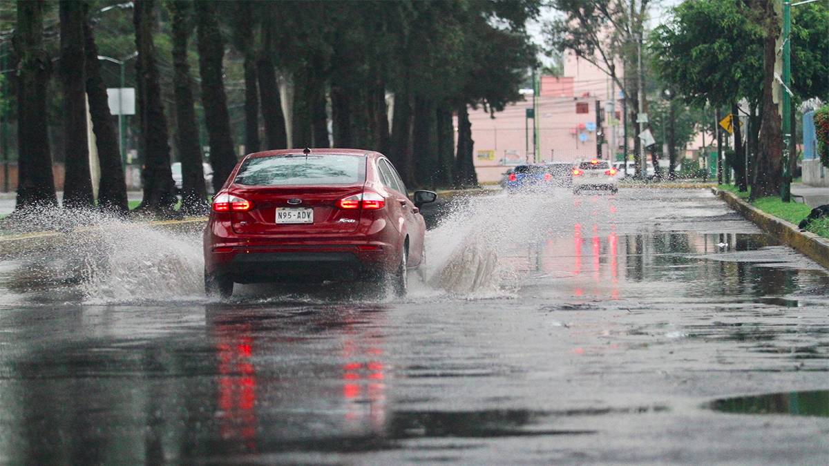 Prevén chubascos y posibles granizadas en el Valle de México