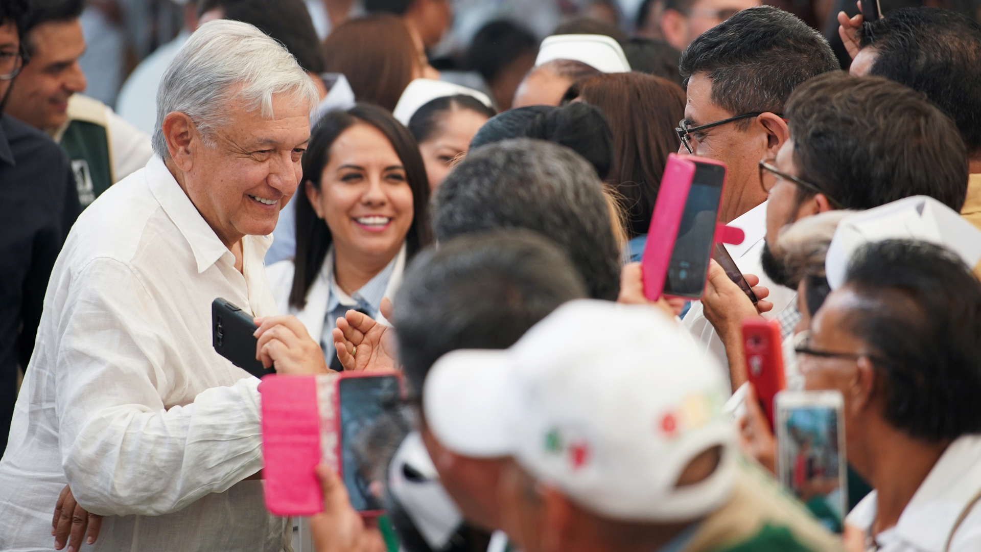 López Obrador visita hospital rural de Zacatecas