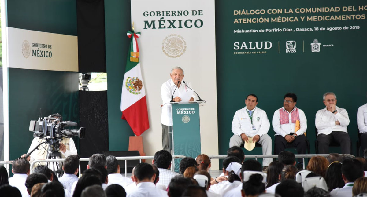 Llama AMLO a no robar al tener un cargo público