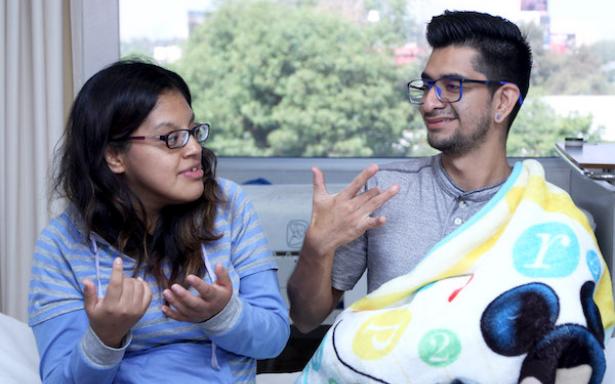 Sala de Atención Amigable del IMSS ayuda a mujer sordomuda a dar a luz - madre-sordomuda-bebe-sala-de-atencion-amigable-imss