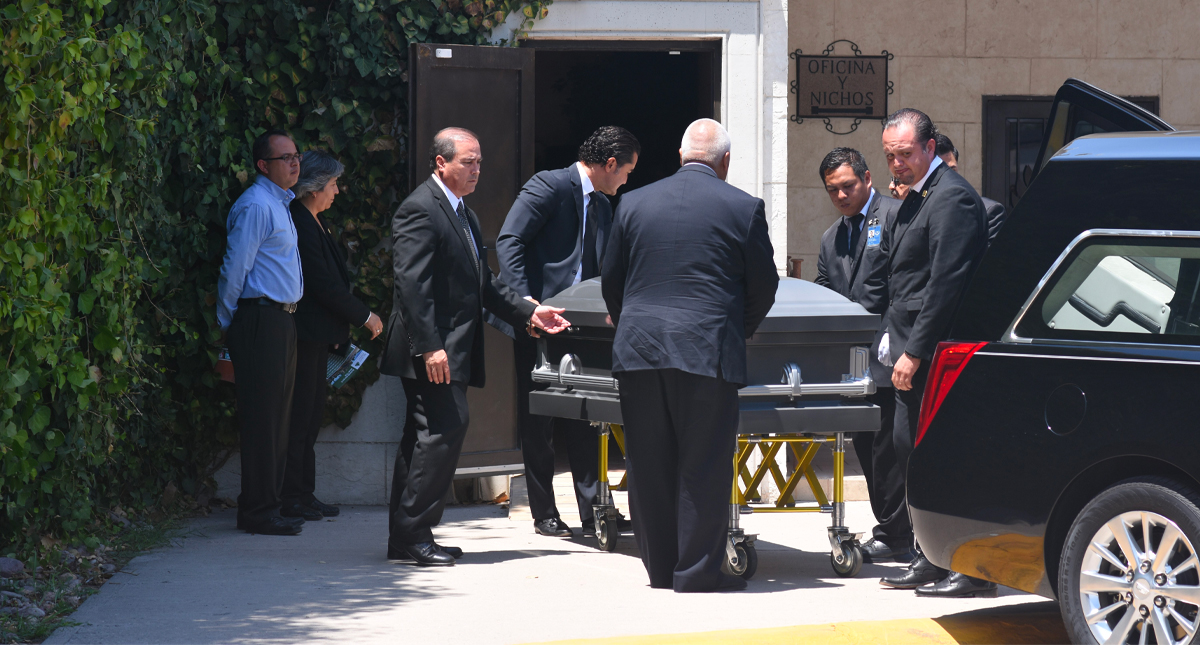 Repatrian cuerpo de maestra mexicana asesinada en tiroteo en El Paso