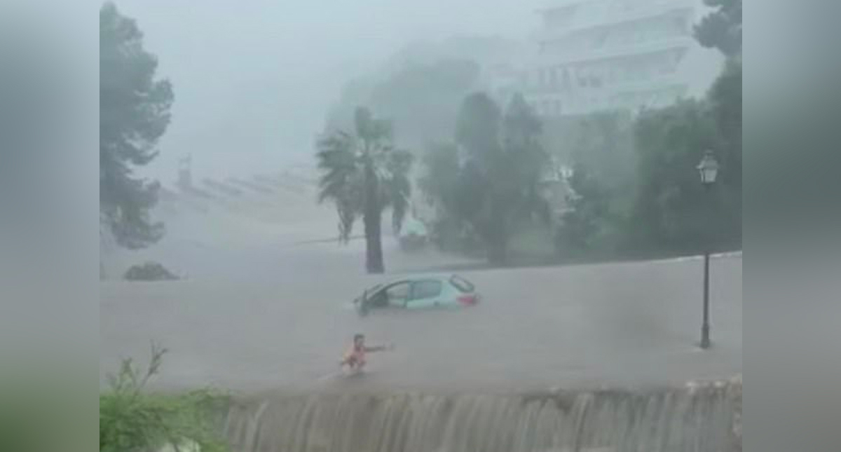 #Video Mujer queda varada en auto y nada para salvar su vida en Mallorca