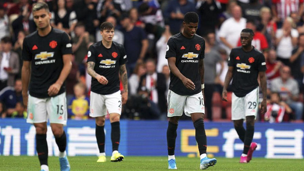 Manchester United suma tercer partido consecutivo sin ganar