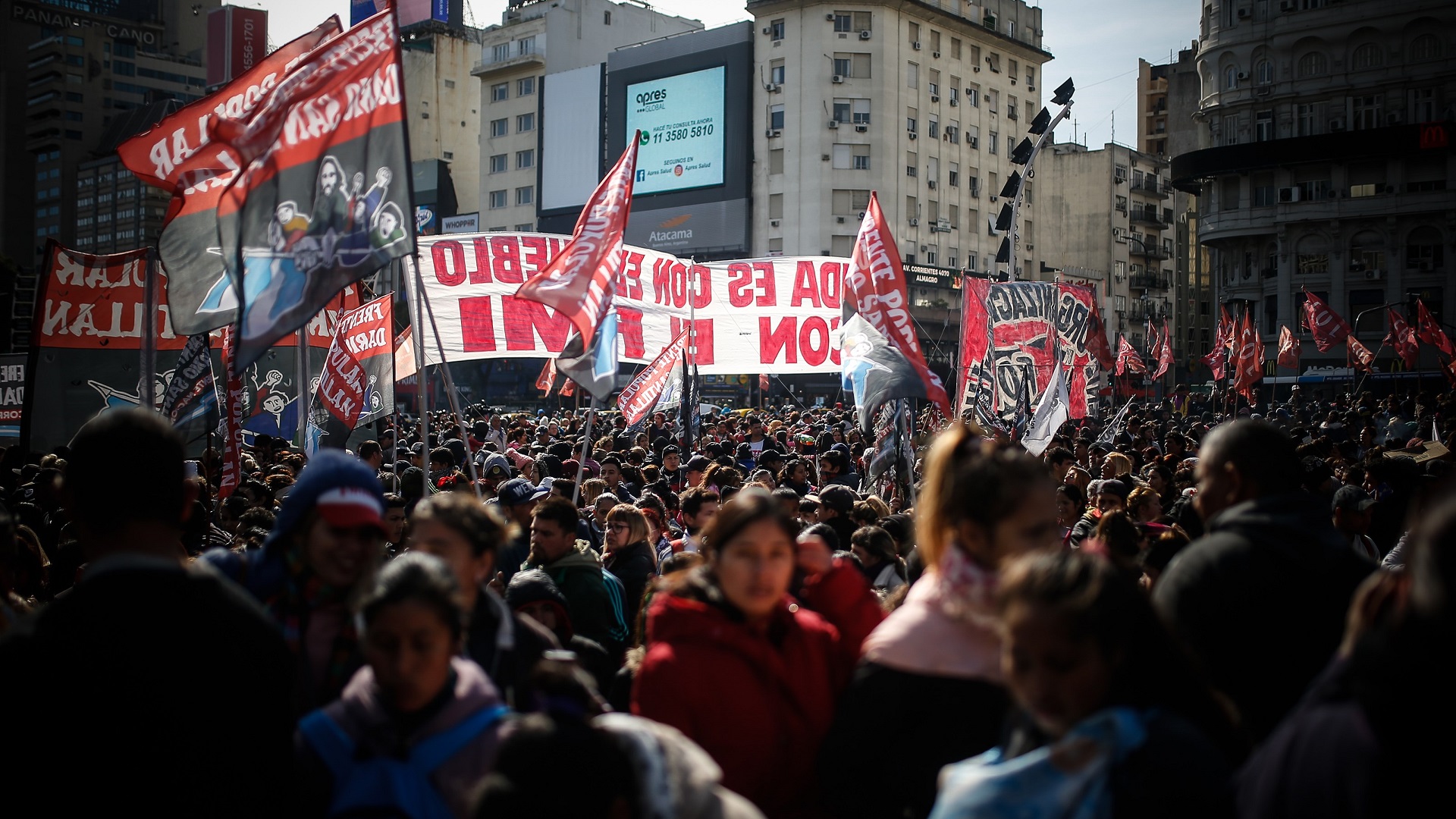 Inestabilidad económica desata manifestación masiva en Argentina Inestabilidad económica desata manifestación masiva en Argentina