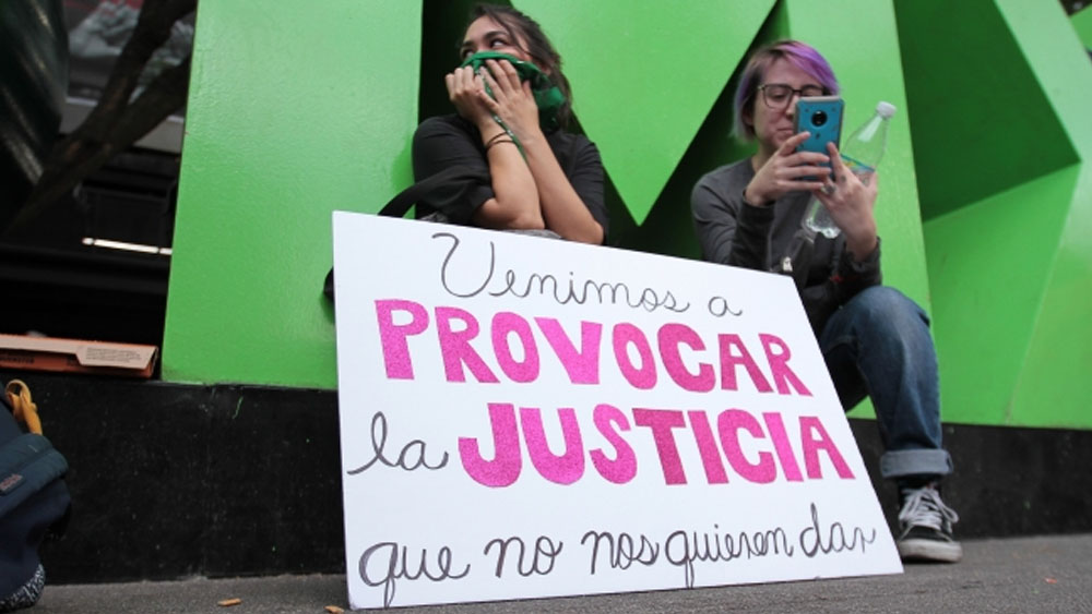 López Obrador reitera respaldo a Sheinbaum tras marcha feminista