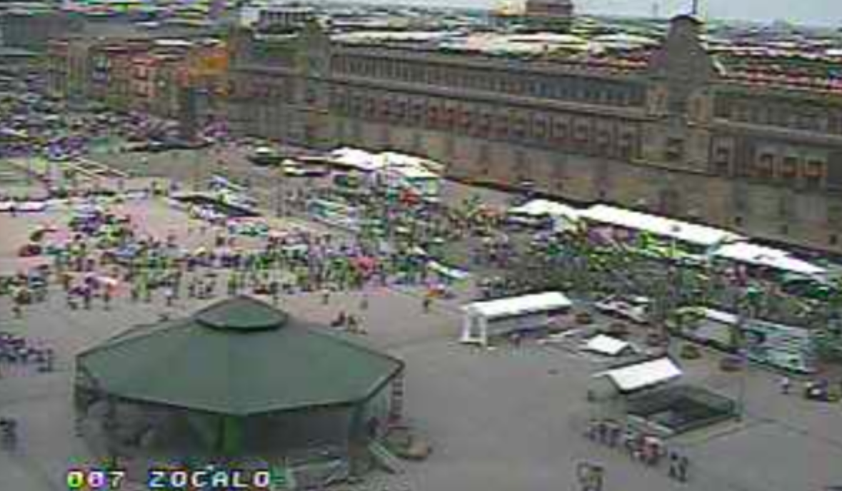 Campesinos se manifiestan frente a Palacio Nacional