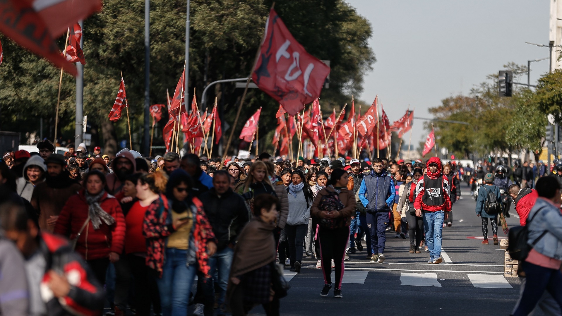 Inestabilidad económica desata manifestación masiva en Argentina - marcha-hacia-plaza-de-mayo-de-buenos-aires