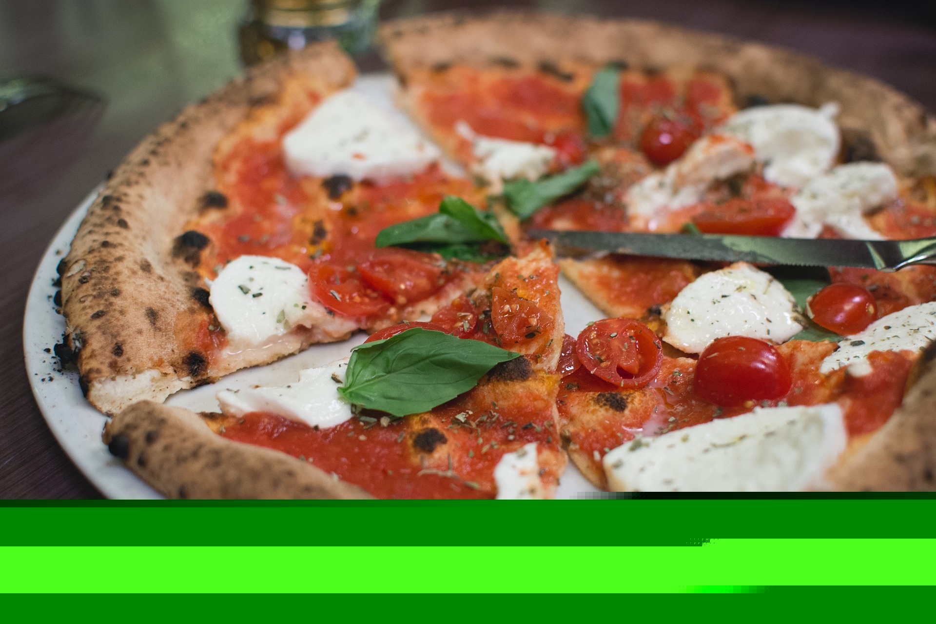 ¿Qué tienen un común los chiles en nogada y la pizza margarita? - margherita-pizza-993274-1920