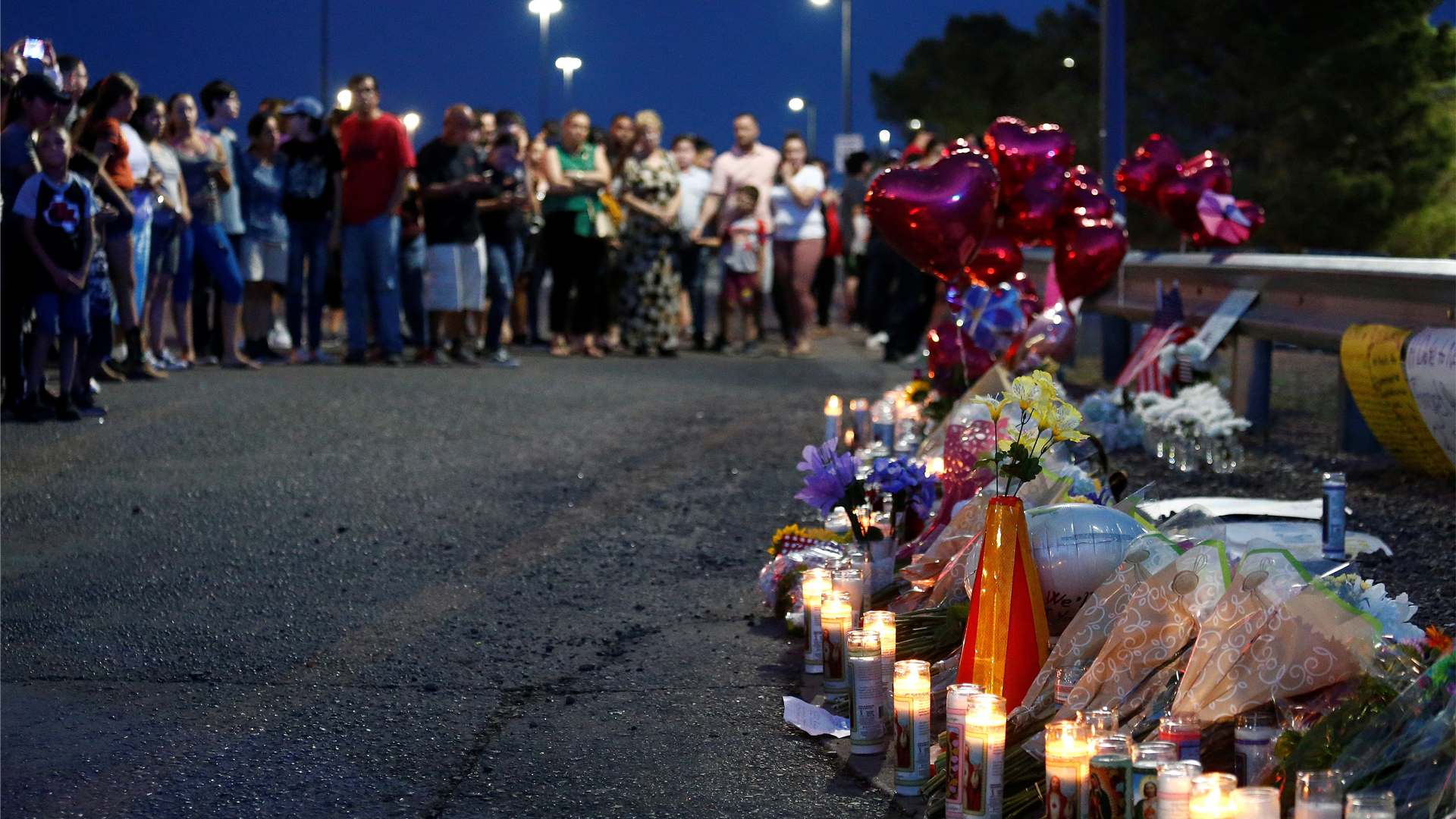 Trump liga reforma migratoria con legislación para control de armas