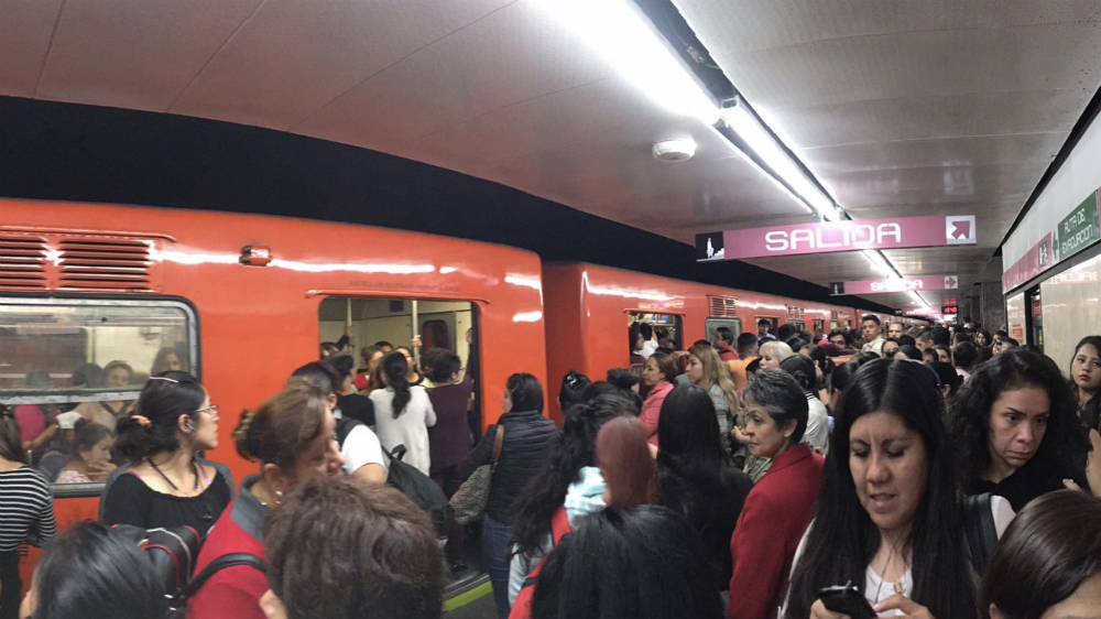 Caos en Línea 1 del Metro por falla mecánica en tren