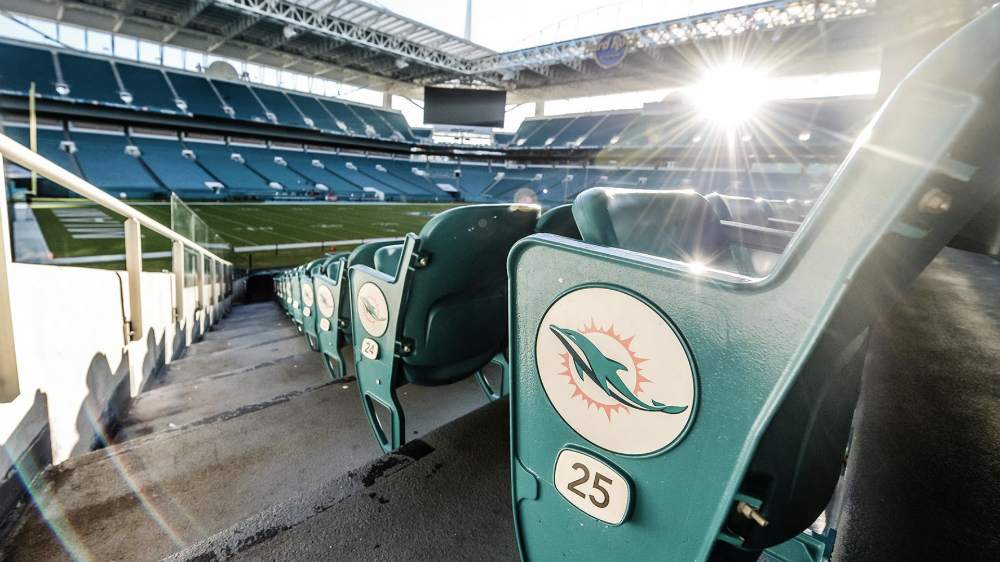 Dueño de los Miami Dolphins reafirma apoyo a Trump