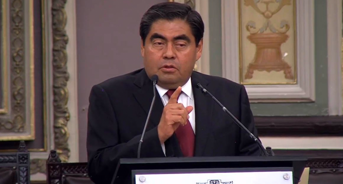 Miguel Barbosa asume gobierno de Puebla