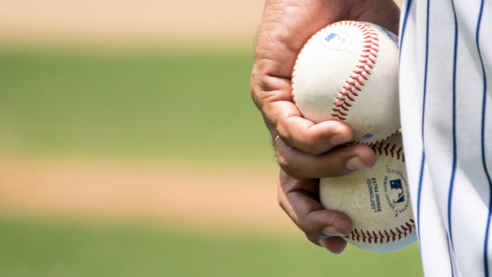 MLB prohíbe a peloteros de Grandes Ligas y Menores jugar en Venezuela MLB prohíbe a peloteros de Grandes Ligas y Menores jugar en Venezuela