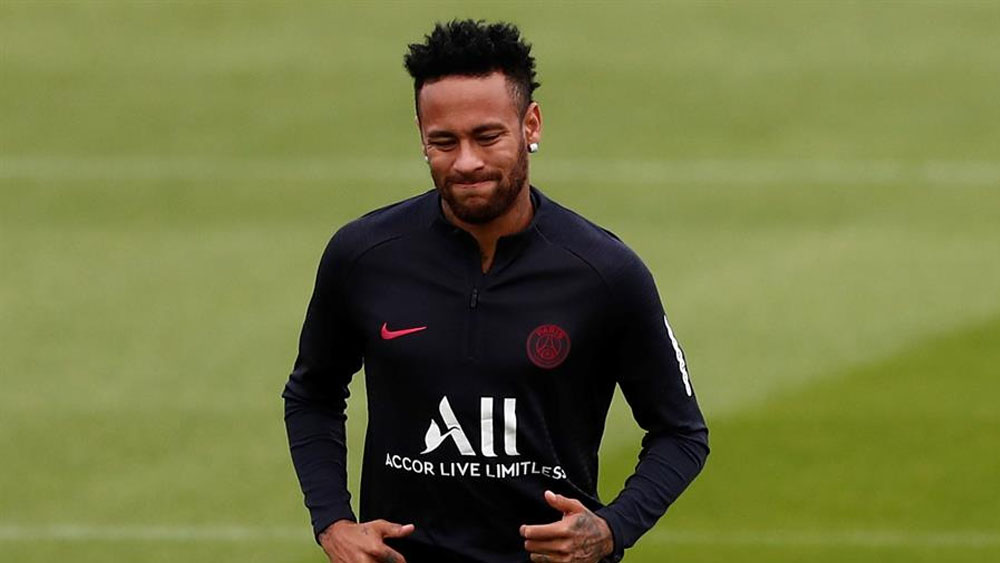 Neymar comunica al PSG que se queda: ‘L’Equipe’