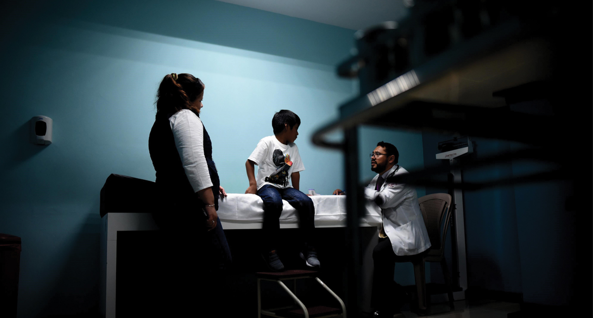 EE.UU. no dará vacunas contra influenza en centros de detención de migrantes