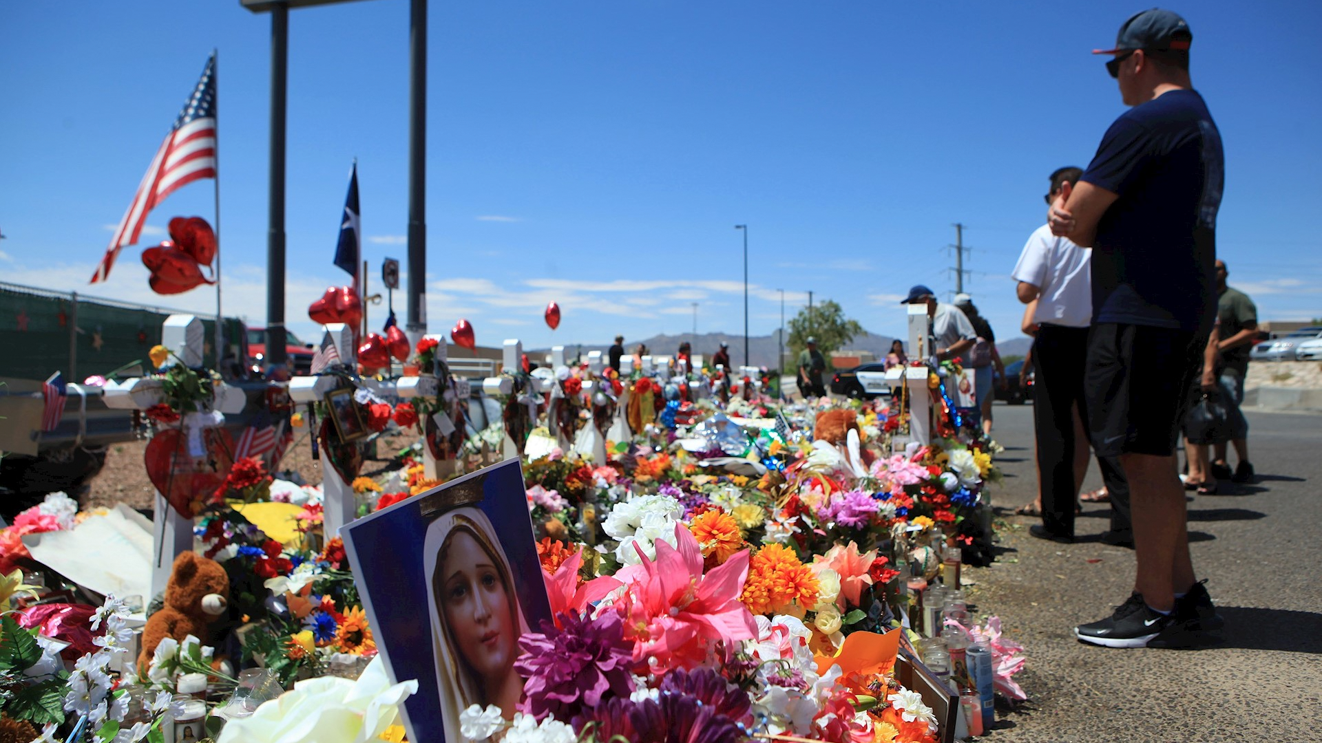 Condenan en EE.UU. deportación de sobreviviente de tiroteo de El Paso