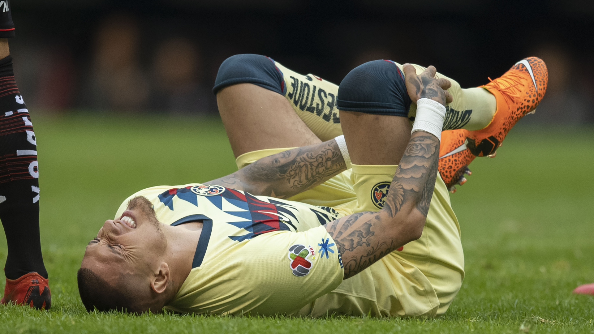 Operarán a Nico Castillo por fractura de peroné