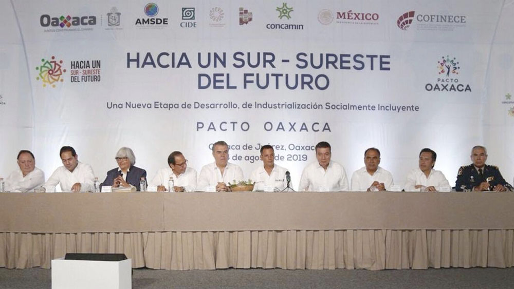 Gobernadores firman el Pacto Oaxaca del Sur-Sureste de México