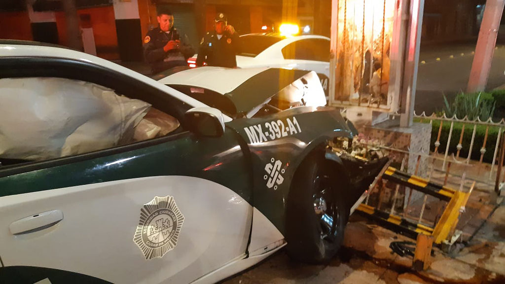 Policías capitalinos chocan patrulla nueva al perseguir delincuentes - patrulla-chocada-en-la-colonia-obrera