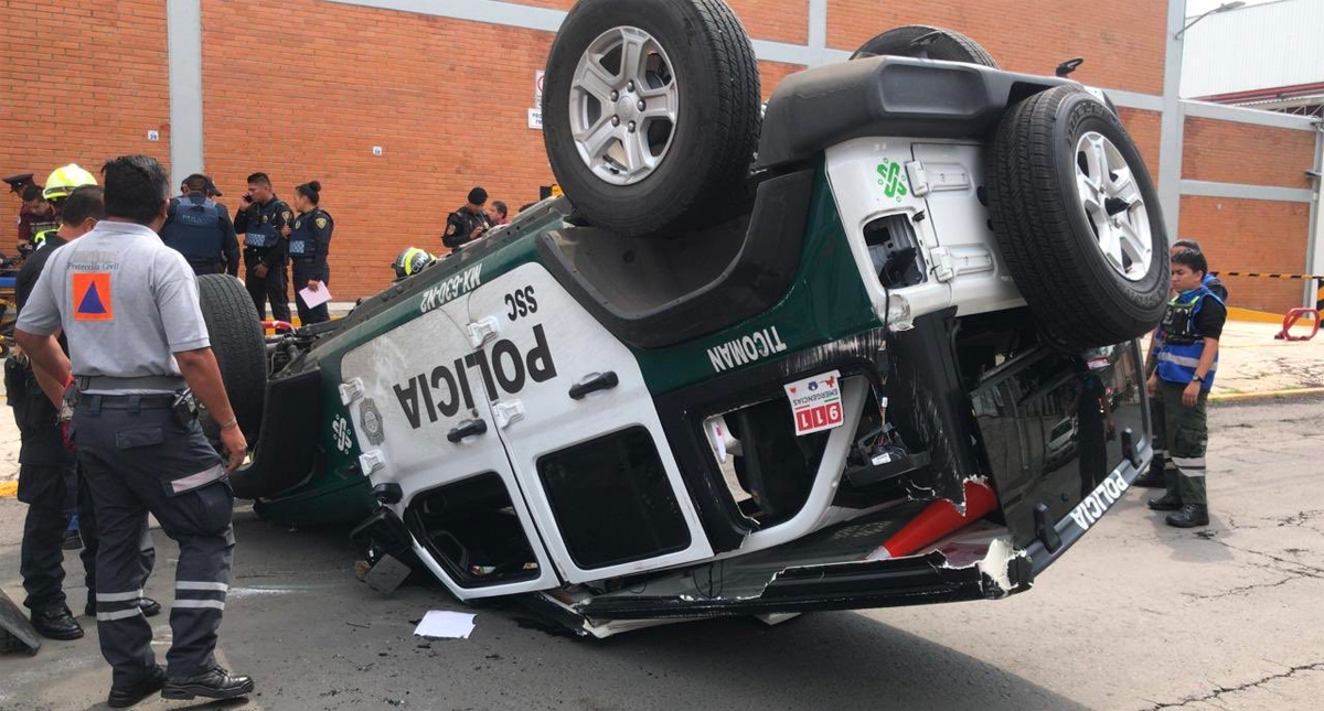 Vuelca patrulla en la GAM y mata a mujer de la tercera edad