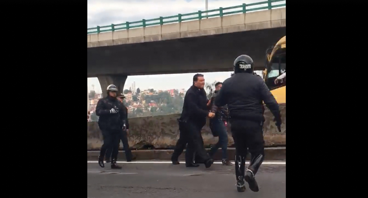 #Video Detienen a presuntos asaltantes de transporte público #Video Detienen a presuntos asaltantes de transporte público