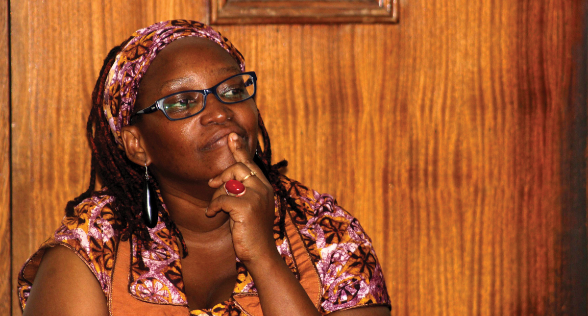 Condenan a un año y medio de cárcel a poeta que insultó al presidente de Uganda Condenan a un año y medio de cárcel a poeta que insultó al presidente de Uganda