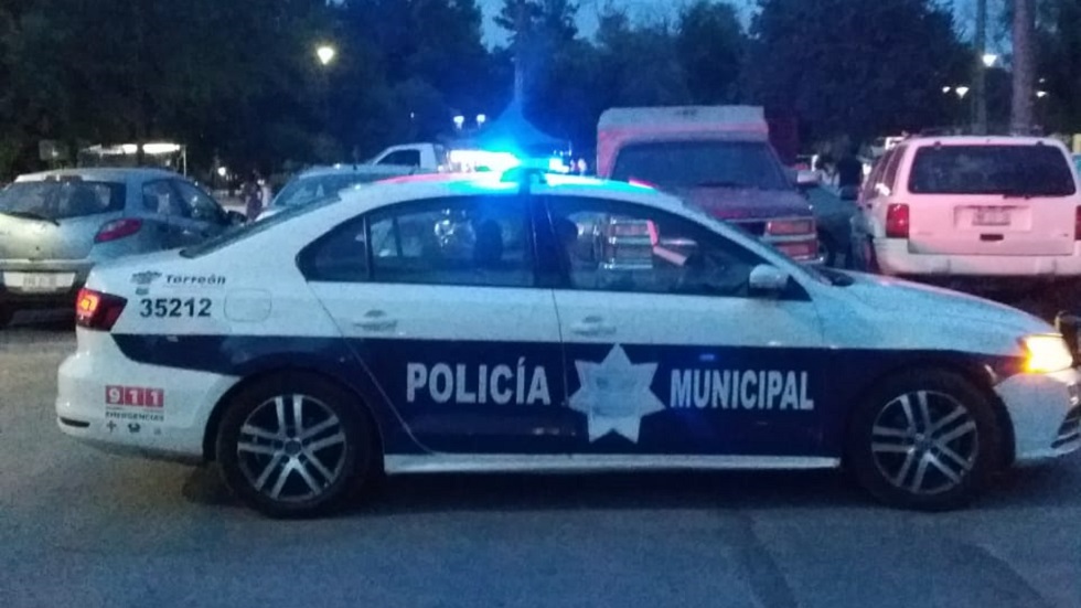 Taxista agrede con desarmador a joven en Torreón