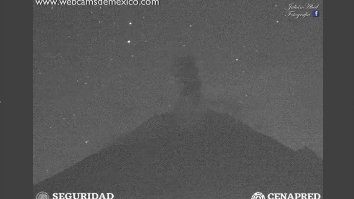 Popocatépetl emite gases y ceniza durante dos horas