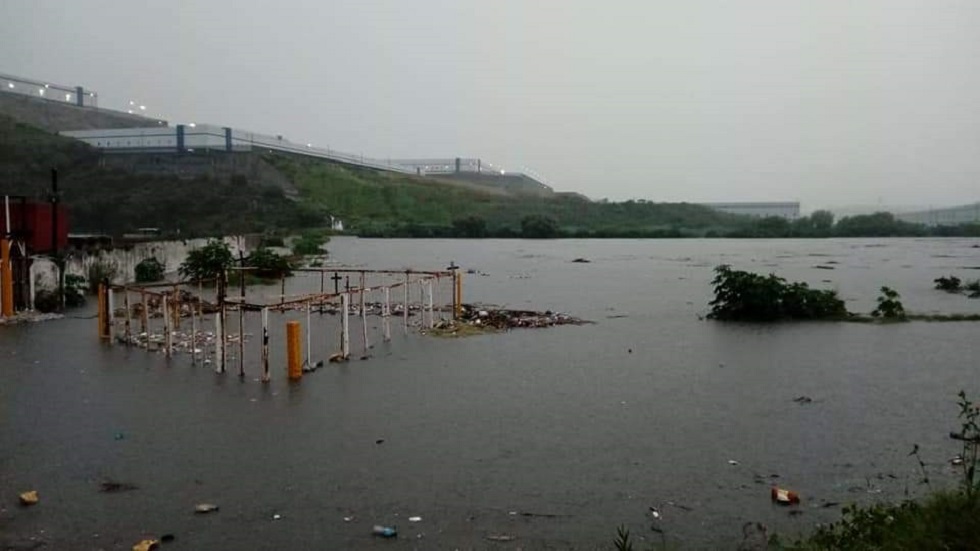 Lluvias desbordan presa e inundan casas en Cuautitlán Izcalli - presa-el-angulo
