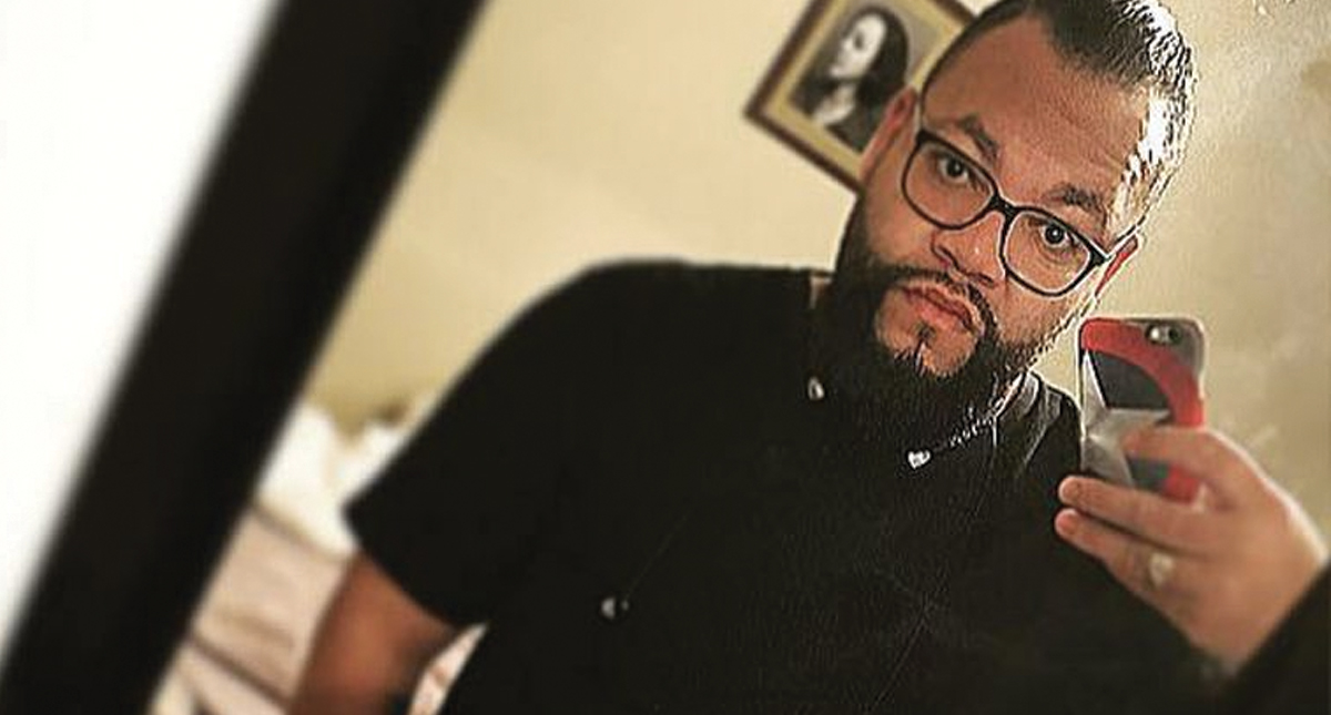 Encuentran pornografía infantil en celular de profesor de secundaria