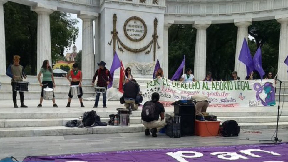 Feministas piden no desatar cacería de brujas por protestas